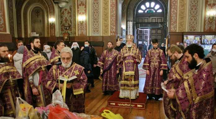 Митрополит Павел совершил Божественную литургию в поминальную субботу второй седмицы Великого поста