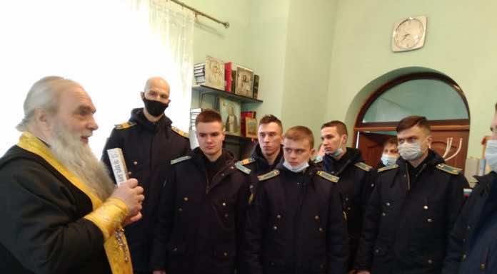 Книжная выставка «Судьба Царя – Судьба России»