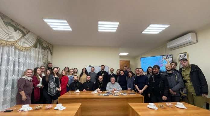 В молодежном центре при храме Святого Духа состоялся кинолекторий, посвященный 800-летию со дня рождения святого благоверного князя Александра Невского