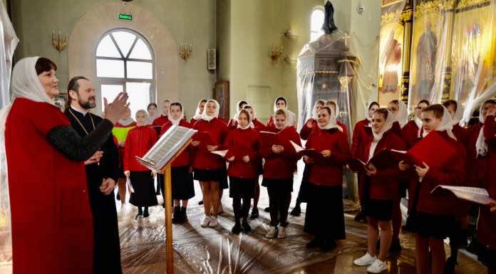 Межшкольный эстетический Центр проводит репетиции в храме Святого Духа