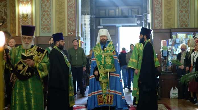 Митрополит Григорий совершил Всенощное бдение в канун праздника Входа Господня во Иерусалим