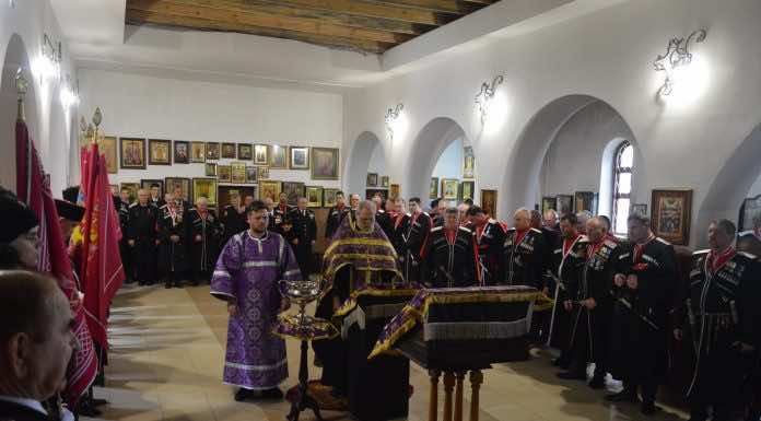 Торжественное освящение знамен