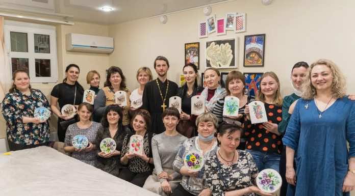 Спиридоновский храм начал серию творческих мастер-классов для прихожан