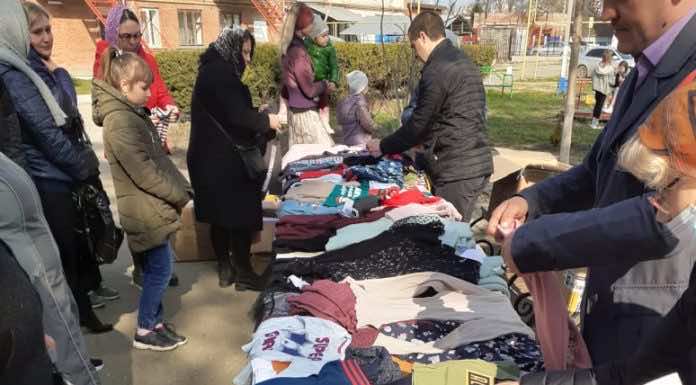 В храме Вознесения Господня прошла благотворительная акция по раздаче вещей