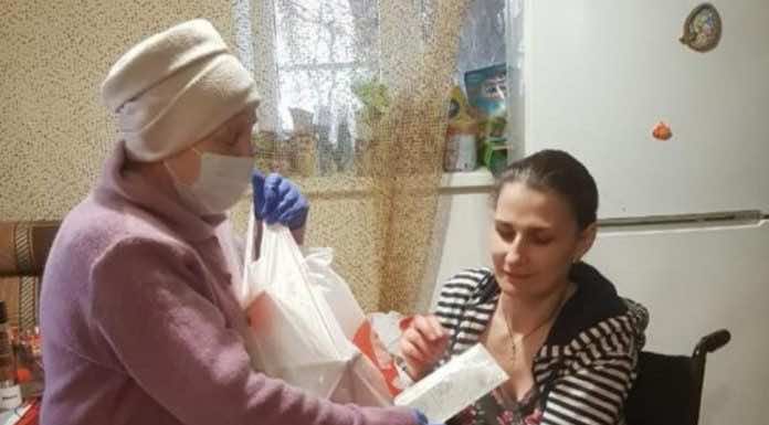 Прихожане храма Рождества Пресвятой Богородицы посетили людей с ограниченными возможностями