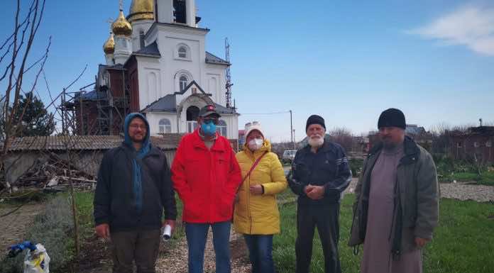 Сквер заложенный прихожанами Никольского храма пос. Дивного оборудован системой автополива