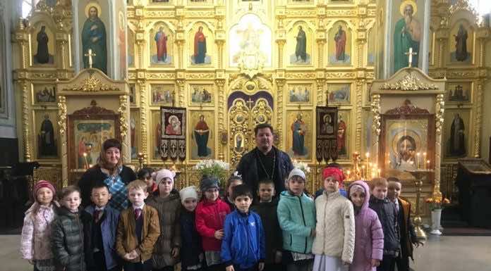 Первоклассники школы № 29 посетили Андреевский храм станицы Новотитаровской