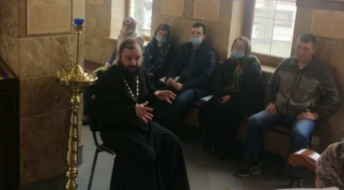 В храме иконы Божией Матери «Неувядаемый Цвет» возобновились занятия воскресной школы для взрослых