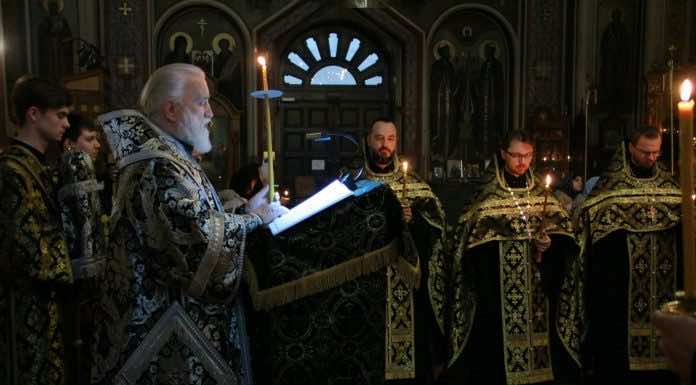 Митрополит Павел совершил вечерню с чинопоследованием Пассии