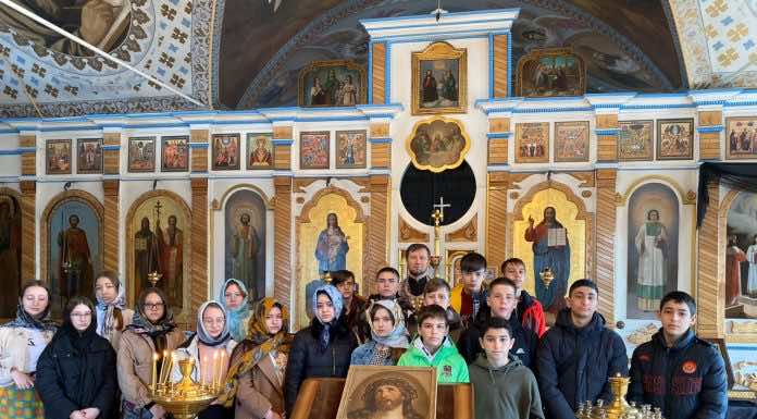 Учащиеся школы №35 станицы Новотитаровской посетили храм Покрова Пресвятой Богородицы