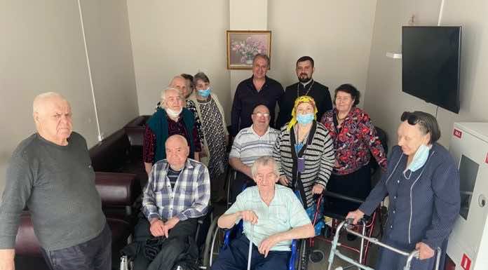 Штатный священник Покровского храма встретился постояльцами учреждения «Геронтологический центр «Екатеринодар»