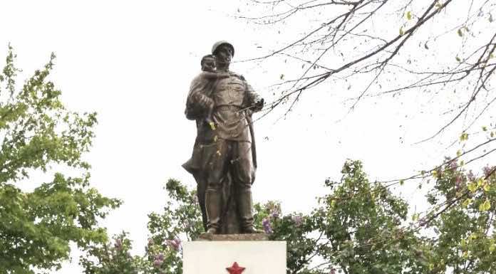 В ст. Смоленской совершили заупокойную литию на братской могиле