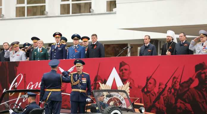 Митрополит Григорий присутствовал на параде Победы Митрополит Григорий присутствовал на параде Победы