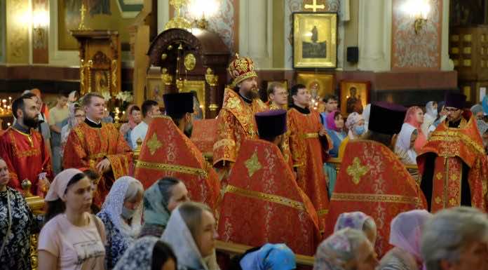 Митрополит Григорий совершил Всенощное бдение в канун Недели о самаряныне