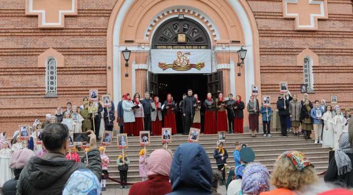 СВЯЩЕННИКИ НА ВОЙНЕ «Наш бессмертный полк» на соборной площади
