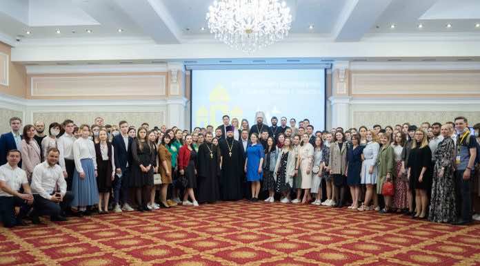 Митрополит Григорий провел встречу с молодежью Кубани Митрополит Григорий провел встречу с молодежью Кубани