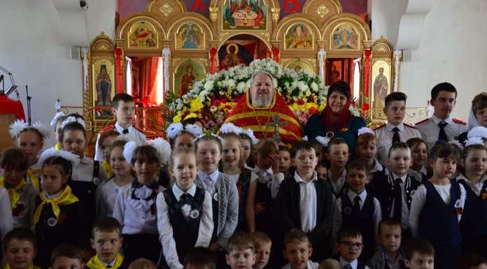 Протоиерей Кирилл Коршунов посвятил учащихся школы № 16 в дружину благоверного князя Александра Невского