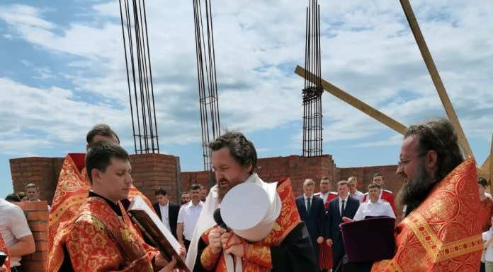 Митрополит Григорий совершил закладку храма на территории военно-патриотического центра «Патриот»