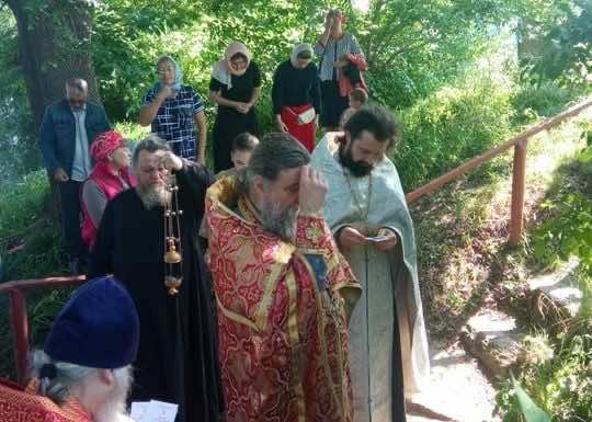Духовенство Вознесенского храма ст. Пластуновской совершило молебен у Суворовского источника