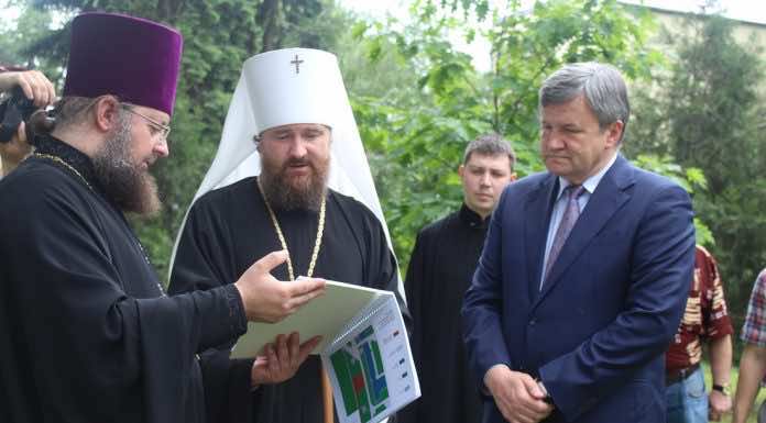 Митрополит Григорий осмотрел место для строительства храма в Кубанском госуниверситете
