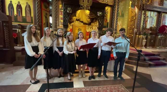Молодежный хор храма Рождества Христова исполнил пасхальный концерт в неделю святых Жен-Мироносиц