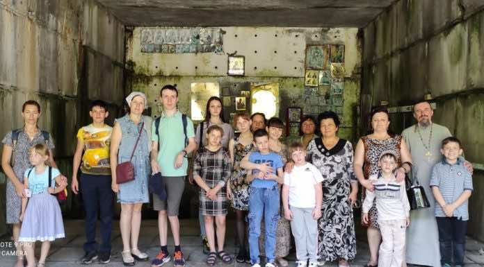 Группа детей с особенностями развития в сопровождении священника совершила паломническую поездку