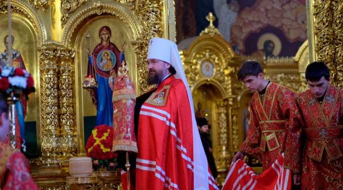 В день Пасхи митрополит Григорий совершил Великую вечерню