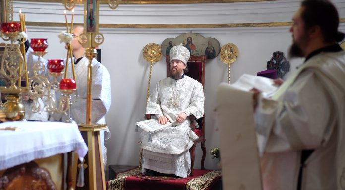 Митрополит Григорий совершил Литургию в храме Вознесения Господня станицы Пластуновской