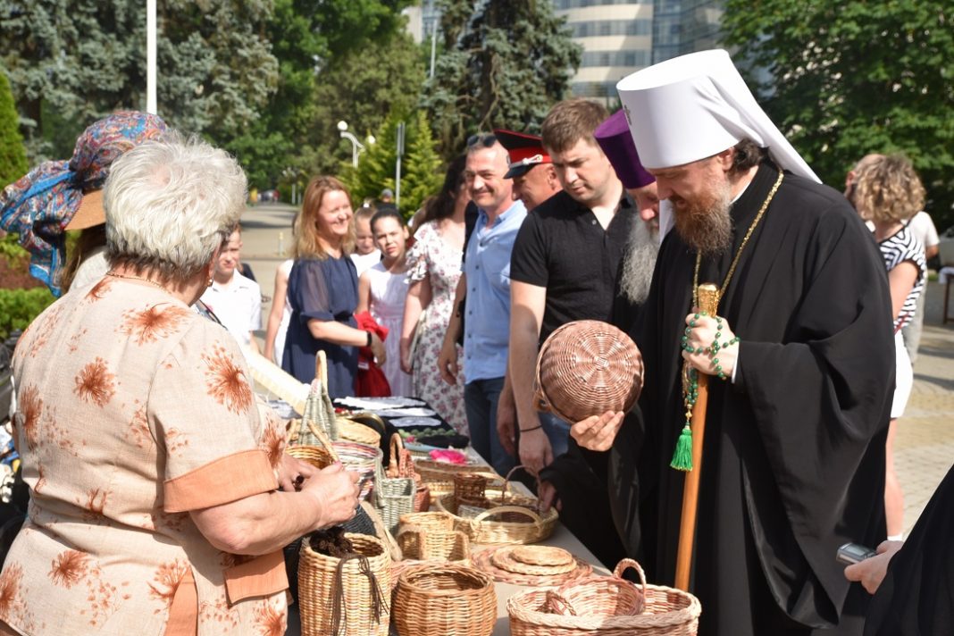 Митрополит Григорий принял участие в открытии фестиваля «Город мастеров»
