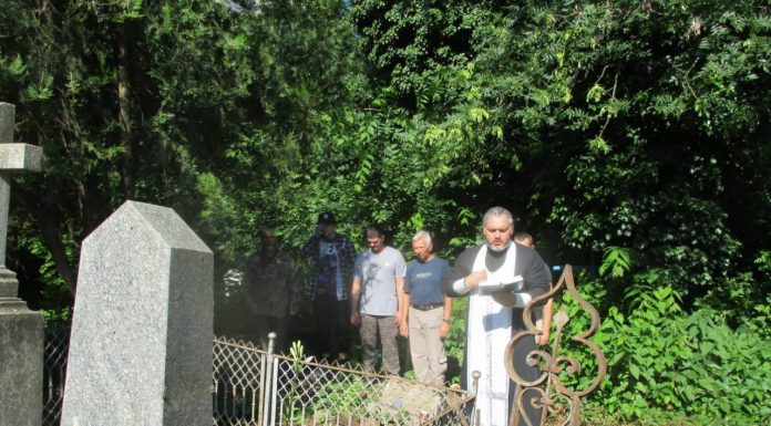 На Всесвятском кладбище началась реставрация могил протоиерея Николая Бессонова с семьей и протоиерея Павла Сныткина