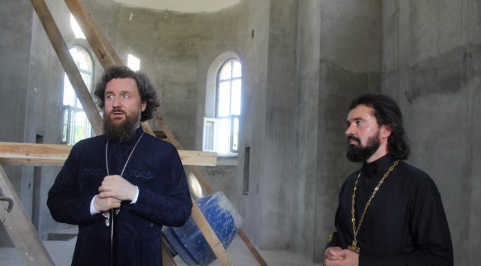 Митрополит Григорий посетил строящийся Покровский храм в станице Украинской