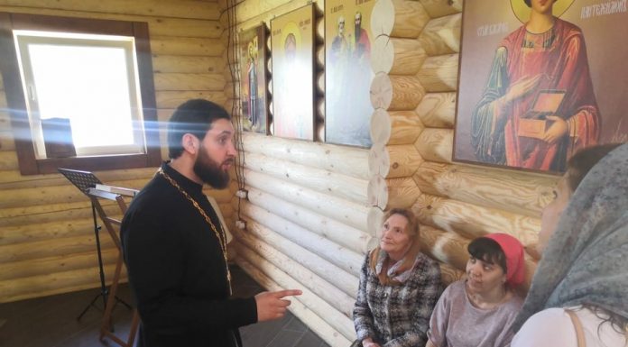 Иерей Давид Хачатурян провел встречу с директорами и преподавателями воскресных школ благочиния