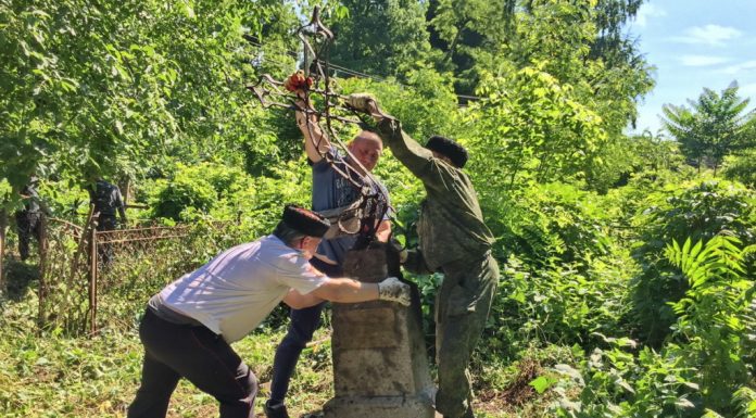 Субботник на Всесвятском кладбище