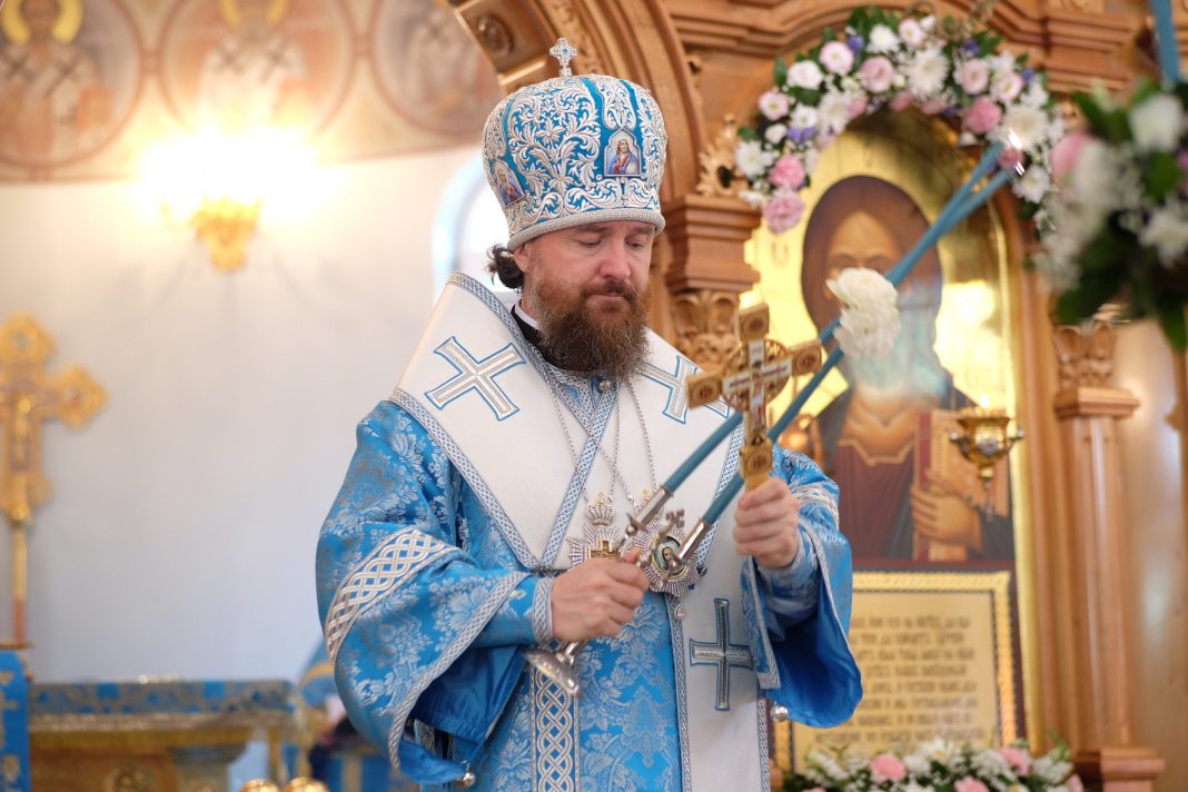 Престольный праздник в Свято-Казанском храме Краснодара встретили с митрополитом Григорием