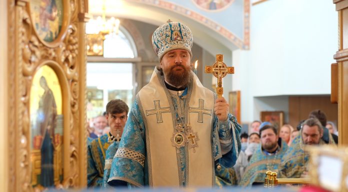 Митрополит Григорий на престольном празднике в храме Казанской иконы Божией Матери