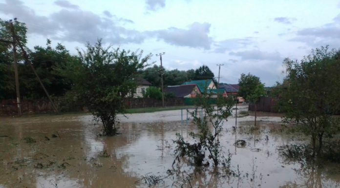 Екатеринодарская епархия оказывает помощь пострадавшим от наводнения