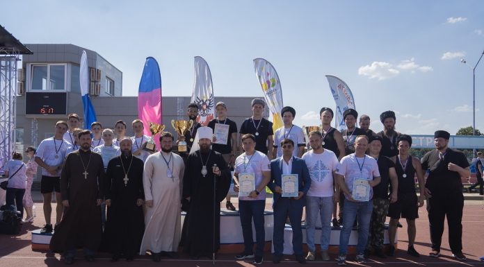 Митрополит Григорий наградил победителей первого Свято-Сергиевского спортивного фестиваля