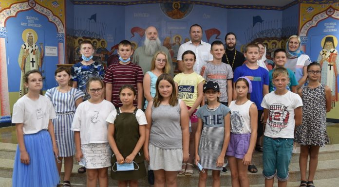 Учащиеся казачьей школы № 11 станицы Платнировской поклонились мощами святого Александра Невского