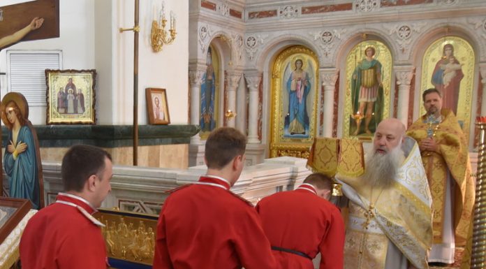 В Александро-Невском соборе прошло торжественное богослужение с участием казаков