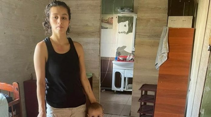 В Троицком храме передали продуктовую помощь семье, находящейся в сложной жизненной ситуации