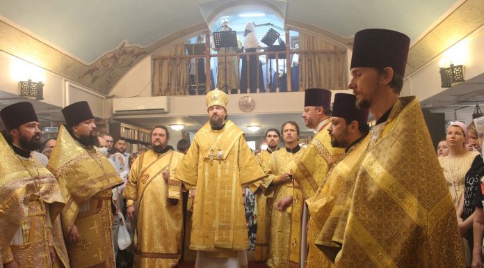 В день Русских святых митрополит Григорий совершил Литургию в храме святителя Спиридона Тримифунтского