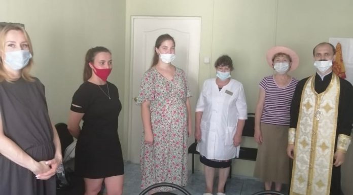 Священник провел встречу в женской консультации