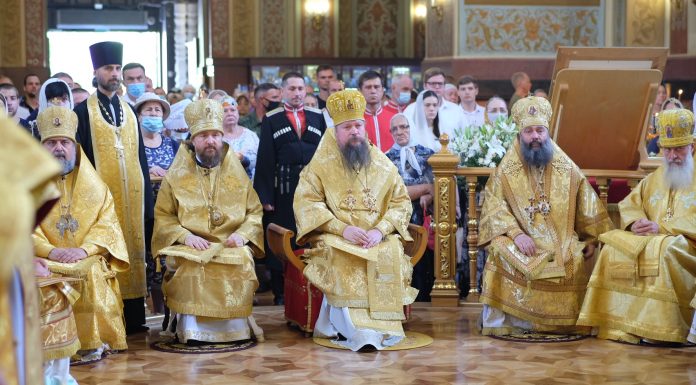 Видеосюжет о богослужении в годовщину преставления митрополита Исидора