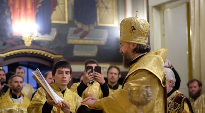 Митрополит Григорий совершил Литургию и диаконскую хиротонию в Свято-Екатеринском соборе