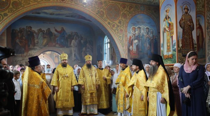 Митрополит Григорий совершил Литургию в Марие-Магдалинском женском монастыре