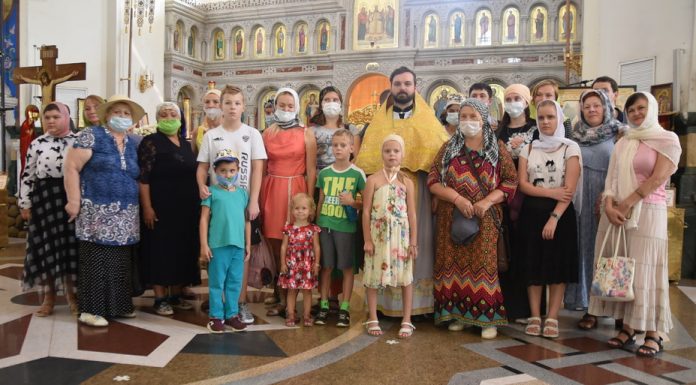 Воспитанники краевой детско-юношеской общественной организации посетили Александро-Невский собор