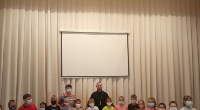 В станице Северской состоялась встреча учащихся 1-4 классов школ района со священнослужителем