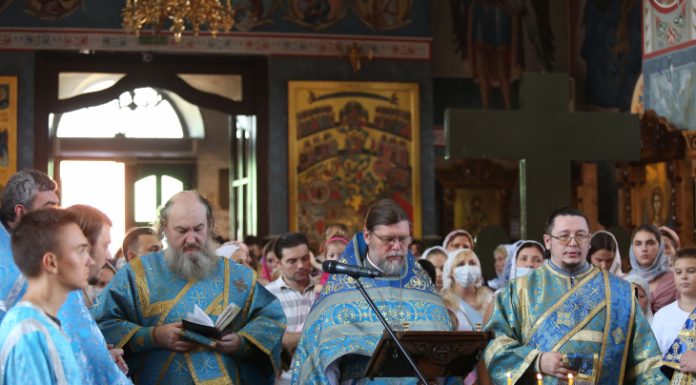 В Рождественском храме был отслужен молебен на начало учебного года