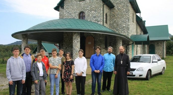 Начал работать юношеский клуб при воскресной школе Екатерининского собора