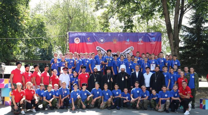 Митрополит Григорий посетил слёт казачьей молодежи Кубани